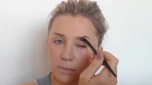 КАК НАНЕСТИ ИДЕАЛЬНЫЙ ТОН НА ПРОБЛЕМНУЮ КОЖУ