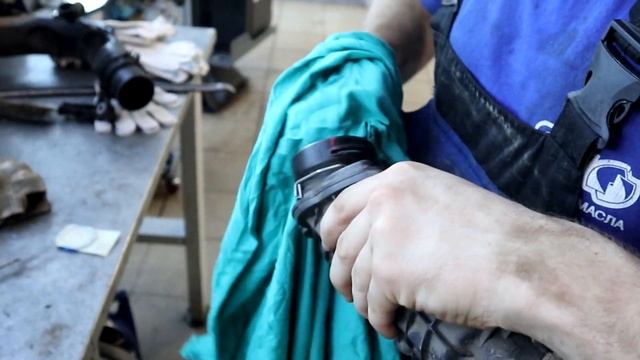 Замена и чистка уплотнителей турбины, дросселя и интеркулера на дизельном Рено Дастер смотреть онлайн