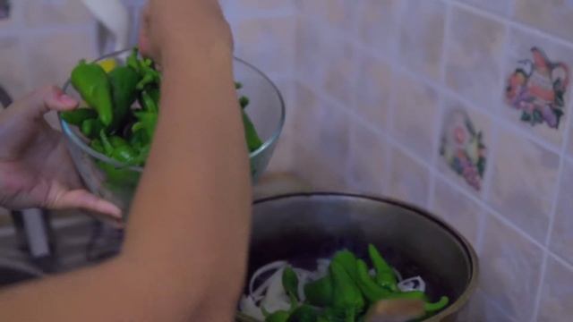 ЛИСТЬЯ ПЕРЦА НЕ ВЫБРАСЫВАЮ! Готовлю вкусную закуску по корейски. Корейская кухня