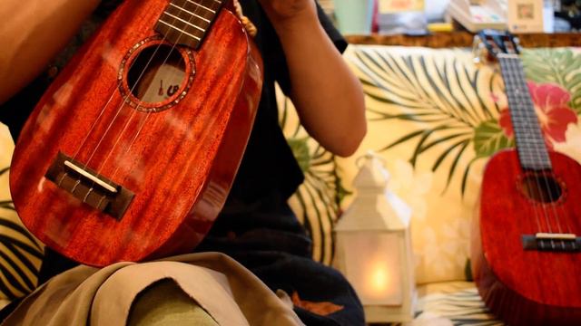 NEW/Uma Ukulele UK-20SSP Sop & UK-20SCP Con Pine RD @ukuleleshoptantan смотреть онлайн