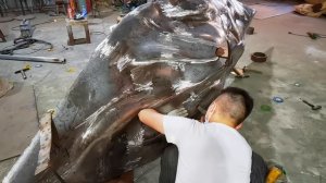 Мастерская студии скульптуры металла нержавеющей стали Китая, видео фабрики скульптуры Китая.