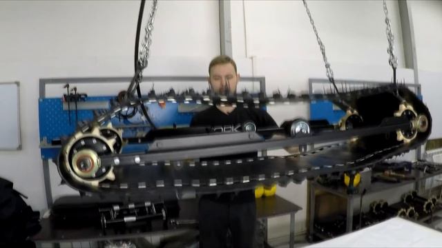 Часть 3. Натяжка гусеницы. Мотобуксировщик своими руками.