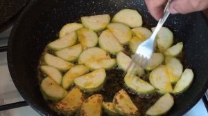 Жаренные кабачки с морковно чесночной прослойкой !!!