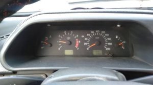 Троит,  давлю на газ и при отпусканий газа обороты падают до 500 об/с