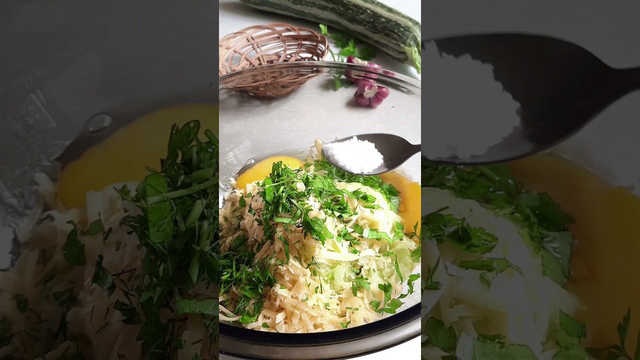 Быстрый завтрак или перекус ОЛАДЬИ ИЗ КАБАЧКОВ. #хорошийвкус #shortvideo #рецепт #оладьиизкабачков смотреть онлайн