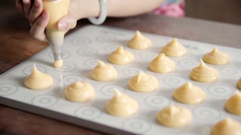 【曼食慢语】吃的时候小心,这个泡芙酥到掉渣了 *4K