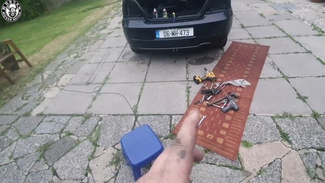 Fitting a Rover 25 towbar - A cautionary tale of older cars & when it goes very wrong....