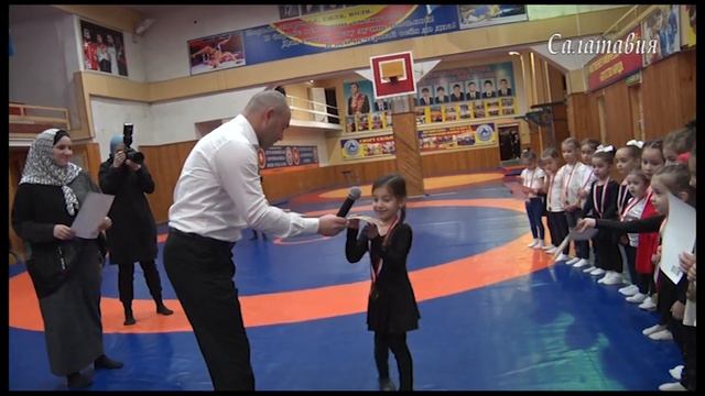 Открытый урок по спортивной гимнастике в МДЮСШ М.Азаева смотреть онлайн