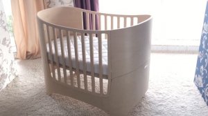 Детская овальная кроватка-трансформер Leander Baby-Jr Bed Обзор: плюсы и минусы