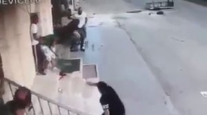 Un tireur Israélien tue un jeune garçon palestinien sans raison