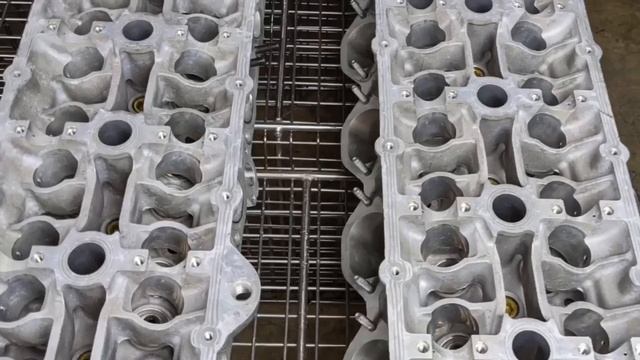 The ultrasonic cleaning of Ferrari motor parts смотреть онлайн
