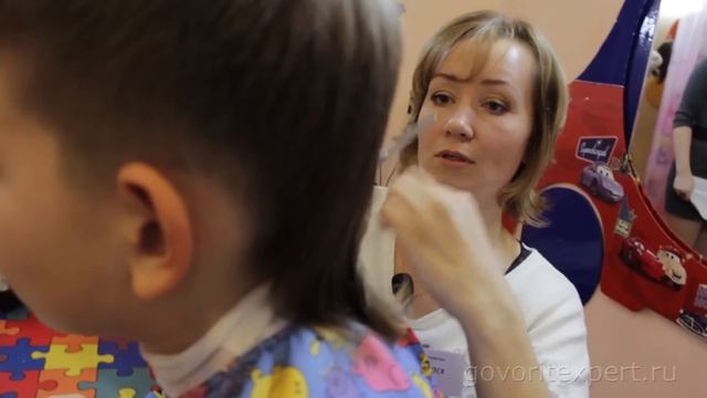 Как сделать Стрижку Ребенку, если он непоседа? Стрижки Для Детей. Говорит ЭКСПЕРТ смотреть онлайн