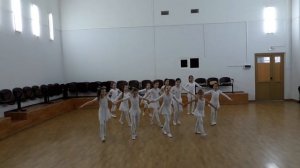 Разучивание  русского танца '' Варенька '' .