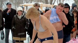 купание в проруби на Крещение