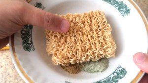 Пробую Анаком Вермишель Быстрого Приготовления со Вкусом  Сыра и Бекон Обзор Бич Пакета