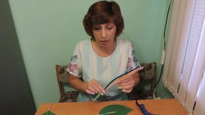 Мастер-класс "Поделка-игрушка "Гусеница на листочке"