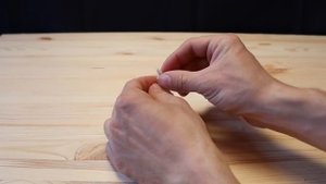 Как сделать самую простую масляную лампу. (how to make an oil lamp)