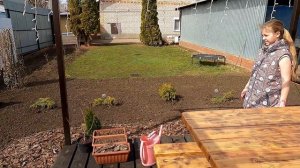 Внесли корректировку в насаждения участка. Розы минус, хвоя плюс./Made adjustments to the planting