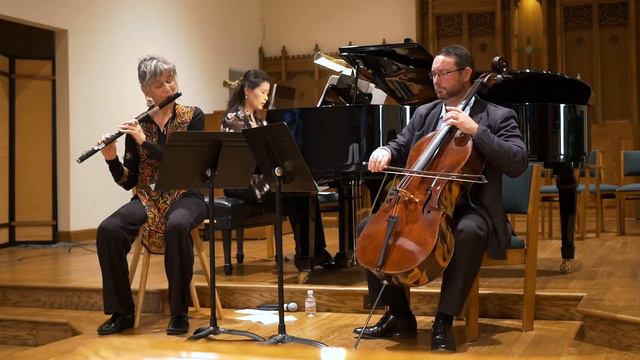 Bohuslav Martinů: Trio for Flute, Cello, Piano, 3. Andante Allegretto scherzando смотреть онлайн