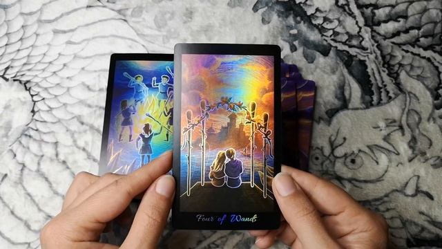 Обзор яркой новинки - Soul sparkle tarot (Таро Сияние души) от Wheel of Fortune