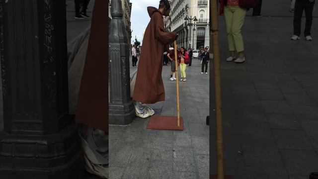 Puerto Del Sol People Statues Madrid