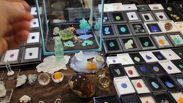 Москва. Декабрь 2022. ВДНХ. Выставка-ярмарка "Самоцветный развал". смотреть онлайн