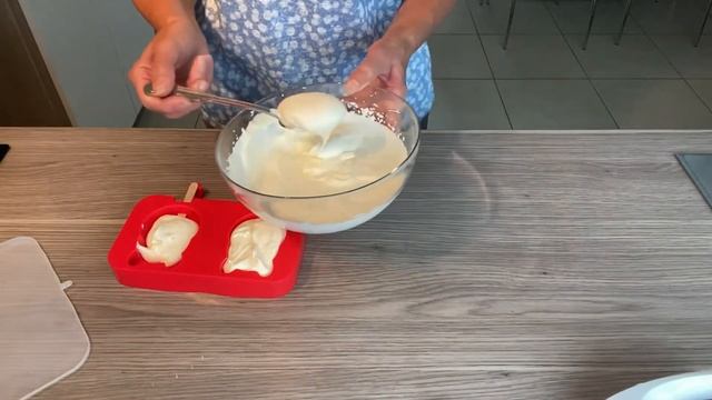 Быстрое сливочное мороженое за 5 минут и плюс заморозка! смотреть онлайн