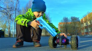 Супер крутая игрушка для детей! Машинка муха на колесах и пистолет майнкрафт для детей