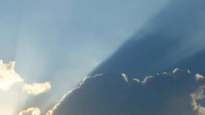 Футаж Солнечные Лучи. Голубое Небо и Солнечные Лучи. Футажи для видеомонтажа. Видеофутажи