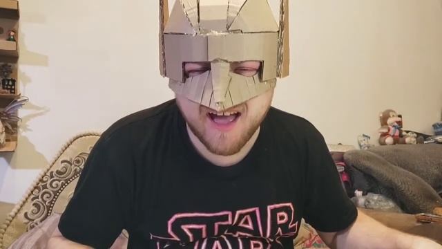 Шлем Бетмена своими руками. Косплей из картона смотреть онлайн