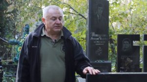 Памятник из гранита с установкой на кладбище