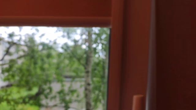 Рулонные шторы с коробом и направляющими, система Уни, с блекаут тканью Юта бежевый От компании СВ смотреть онлайн