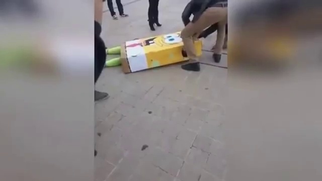 Приколы  2015 Научись колоть орехи жопой 