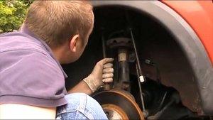 OPEL COMBO C 2002 CORSA C ЗАМЕНА АМОРТИЗАТОРА НА  ОПЕЛь КОМБО  2002 год, ЗАМЕНА ПЕРЕДНЕЙ СТОЙКИ