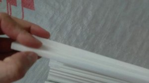 Купили потолочные плинтуса для ванной и туалета