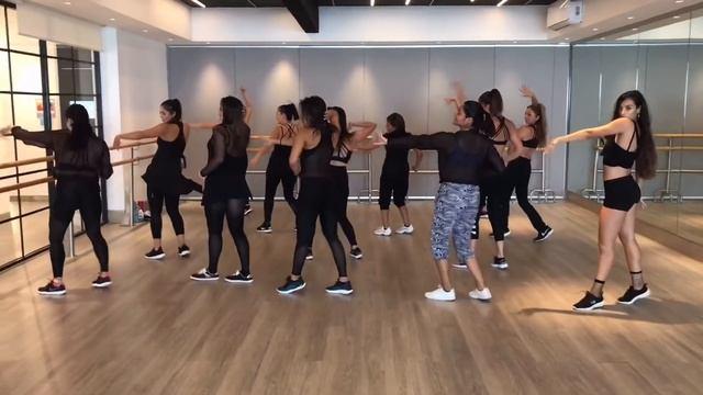 SEÑORITA-Shawn Mendes, Camila Cabello | Coreografía Oficial Dance Workout | DNZ Workout | DNZ Studi смотреть онлайн