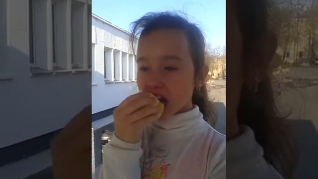 как почесать попу
