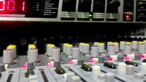 effek vokal super nyess, behringer virtualizer pro dsp 2024 , Review