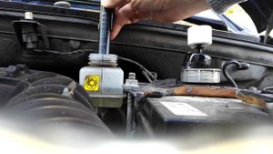 Проверка тестера тормозной жидкости