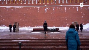 Смена караула у вечного огня зимой!