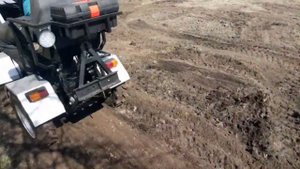 Самодельный минитрактор, работаю с отвалом