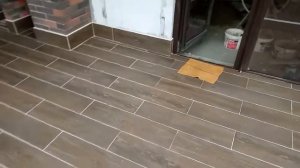 Плитка на крыше. Терасса из плитки под дерево.