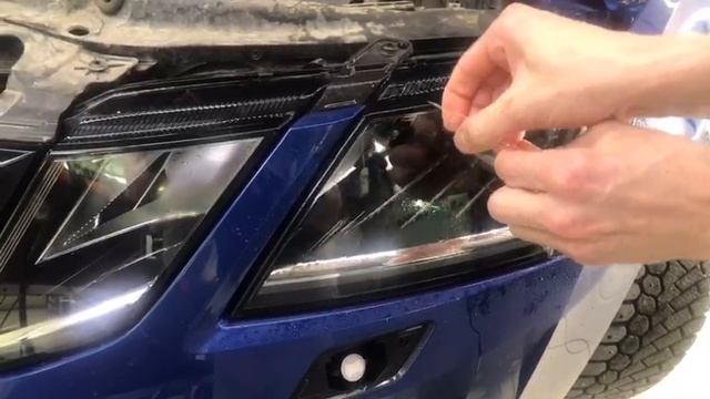 Снятие пленки Premium Shield с фары смотреть онлайн