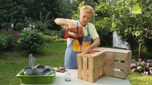 Как сделать клумбу из деревянных ящиков / Клумба-паровозик из ящиков от фруктов