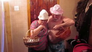 Бабушка и Дедушка отжигают
