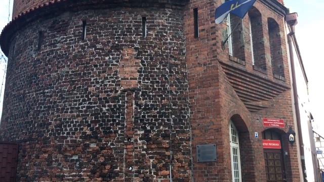 Торунь. Старый город Польши. Миланка в гостях у дедушки и бабушки смотреть онлайн