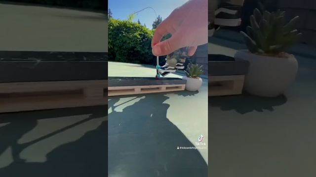 FINGER SCOOTER?? #fingerboard #lcboards #fingerboarding #scooter