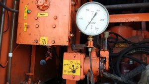 Машина КО-560 в работе