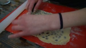 Хрустящие слойки с изюмом за 10 мин! Выпечка к чаю | Кулинарим с Таней