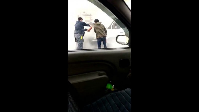 Астраханцы подоспели на помощь водителю загоревшейся ГАЗели